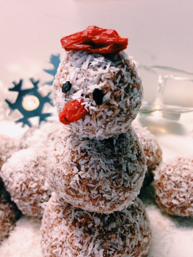 Per questa versione natalizia le ho decorate con del cocco grattugiato e bacche di goji.